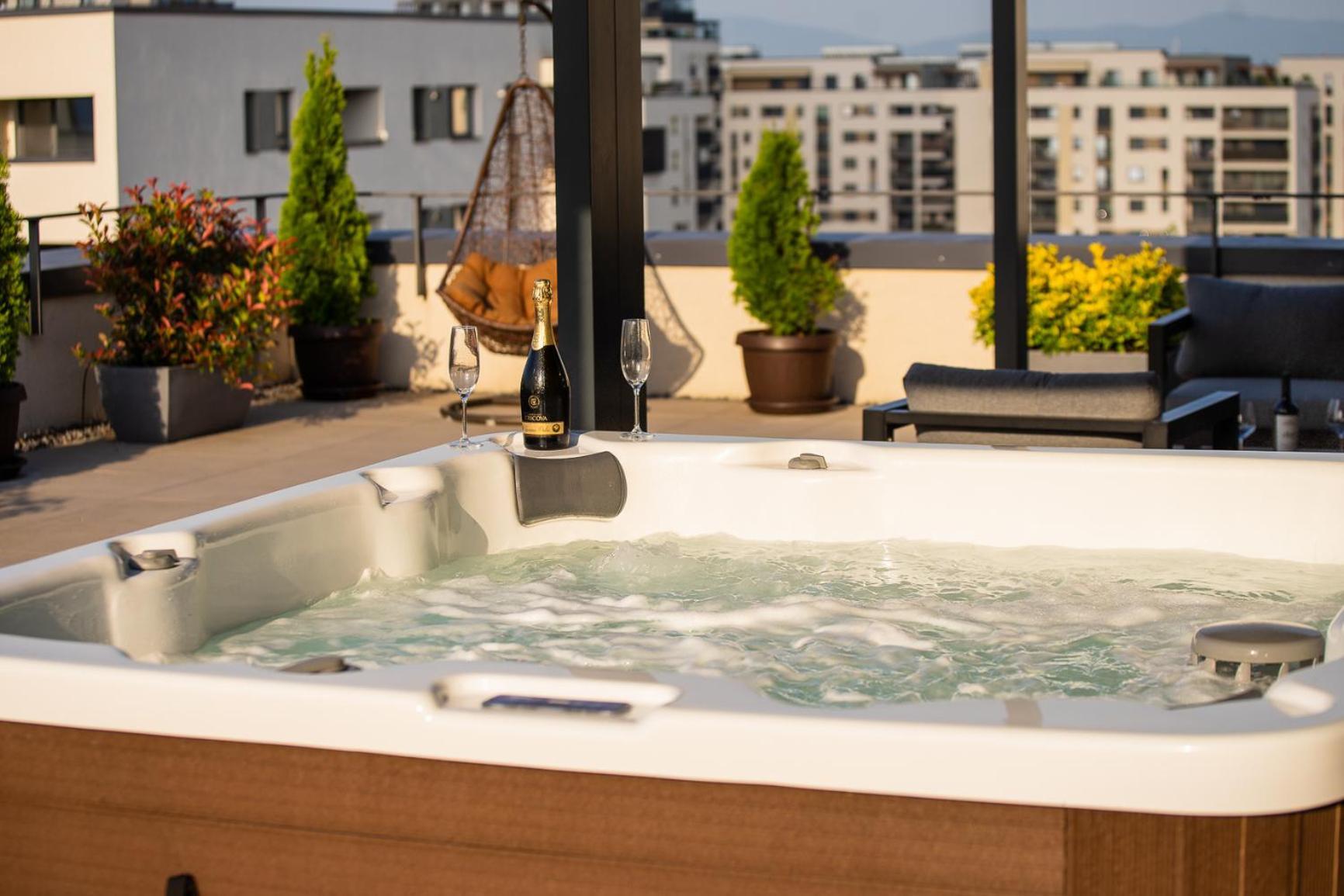 Penthouse Eliza - Coressi Brasov Bagian luar foto